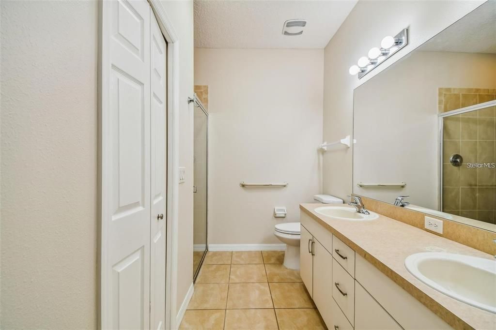 For Rent: $2,100 (2 beds, 2 baths, 1246 Square Feet)