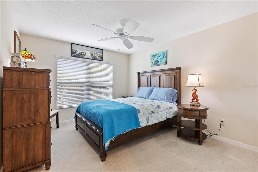 For Sale: $550,000 (3 beds, 3 baths, 1860 Square Feet)