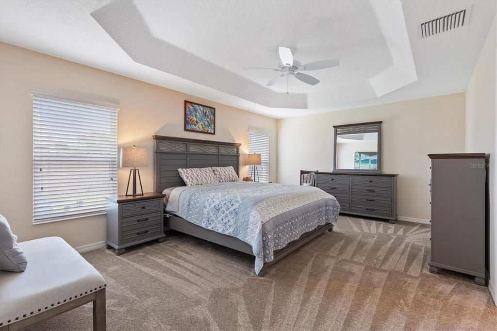 For Sale: $550,000 (3 beds, 3 baths, 1860 Square Feet)