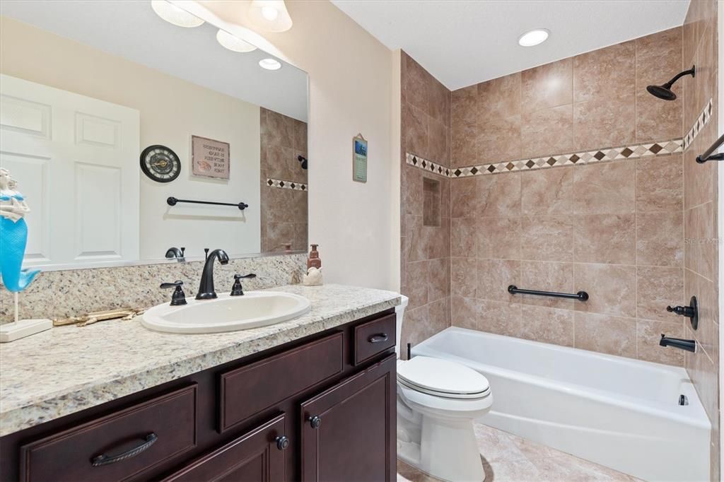 For Sale: $550,000 (3 beds, 3 baths, 1860 Square Feet)