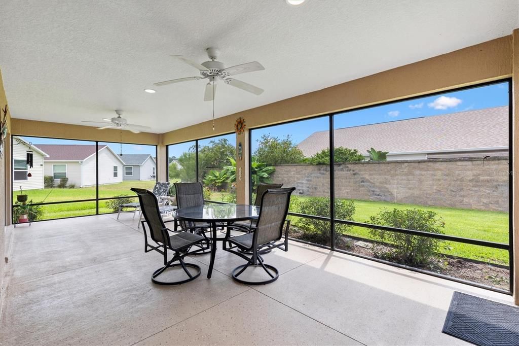For Sale: $550,000 (3 beds, 3 baths, 1860 Square Feet)