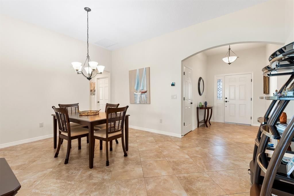 For Sale: $550,000 (3 beds, 3 baths, 1860 Square Feet)
