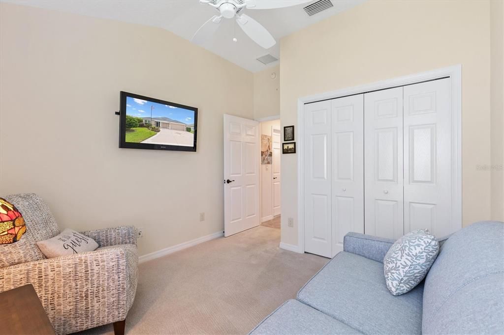 For Sale: $550,000 (3 beds, 3 baths, 1860 Square Feet)