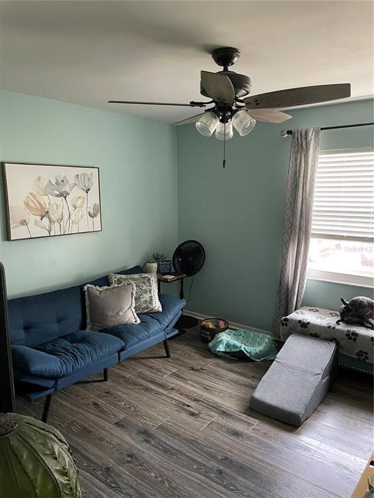 For Sale: $230,000 (2 beds, 2 baths, 930 Square Feet)