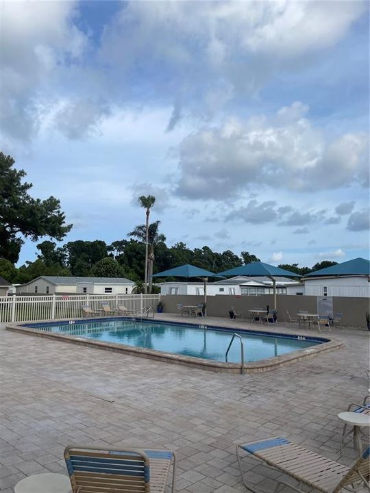 For Sale: $230,000 (2 beds, 2 baths, 930 Square Feet)