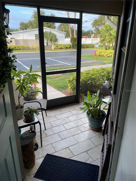 For Sale: $230,000 (2 beds, 2 baths, 930 Square Feet)