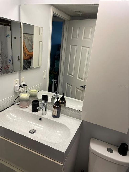 For Sale: $230,000 (2 beds, 2 baths, 930 Square Feet)
