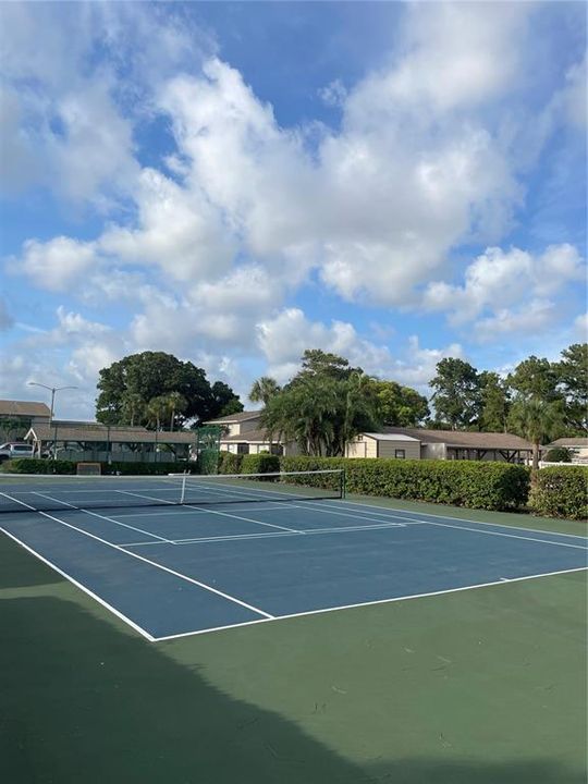 For Sale: $230,000 (2 beds, 2 baths, 930 Square Feet)