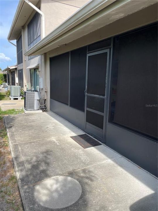 For Sale: $230,000 (2 beds, 2 baths, 930 Square Feet)