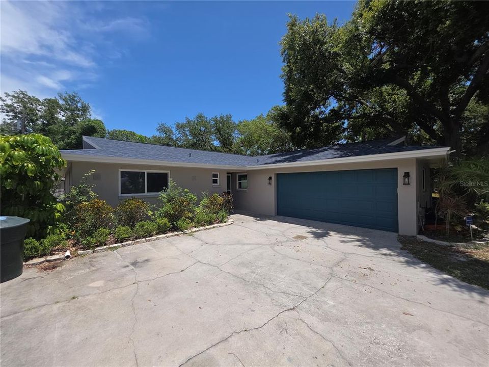 For Sale: $799,900 (4 beds, 3 baths, 2016 Square Feet)