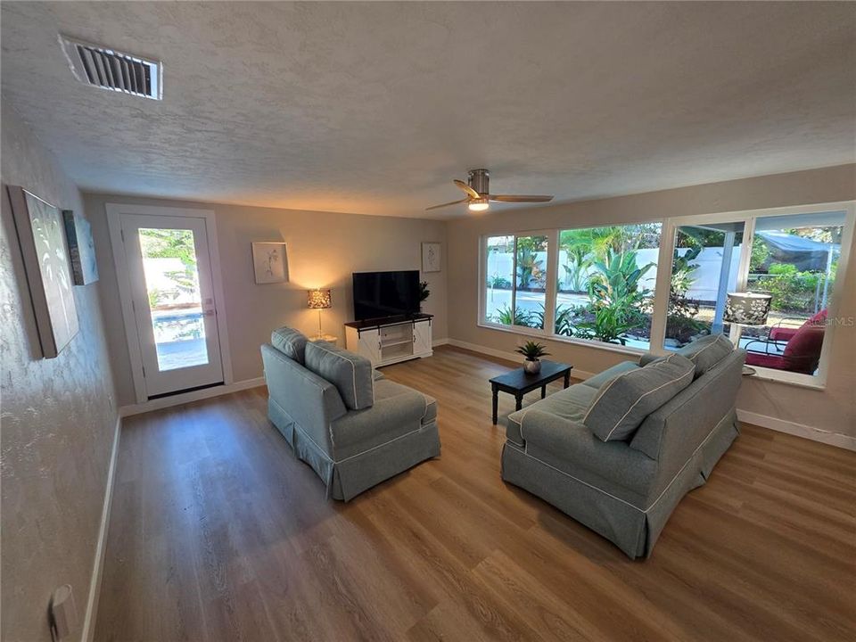 For Sale: $799,900 (4 beds, 3 baths, 2016 Square Feet)
