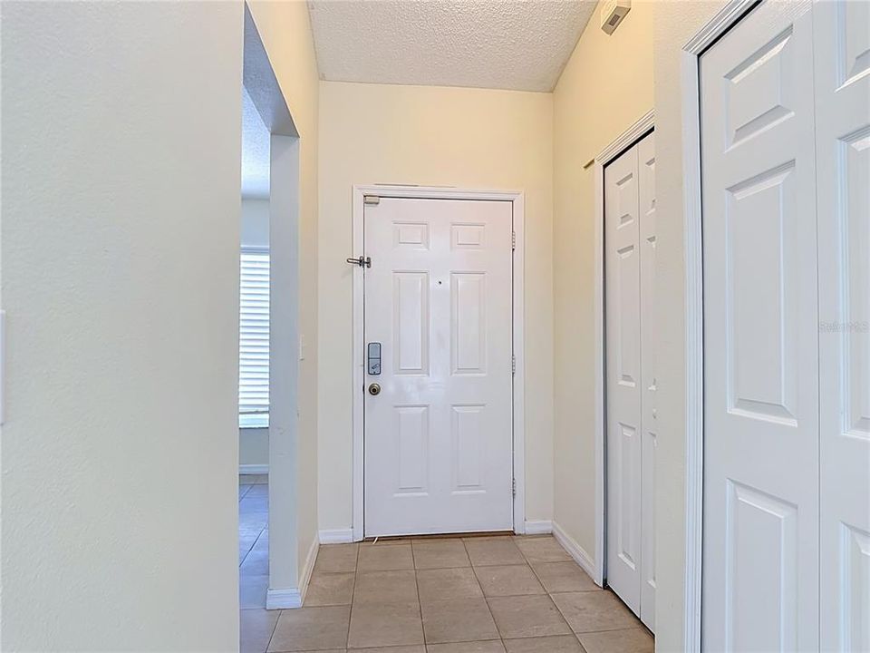 En Venta: $359,000 (4 camas, 2 baños, 1481 Pies cuadrados)