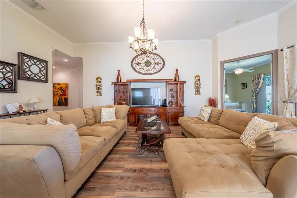 На продажу: $665,000 (3 спален, 2 ванн, 2005 Квадратных фут)