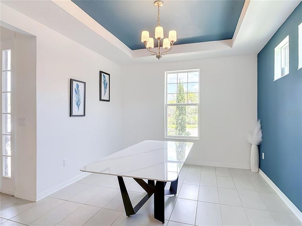 For Sale: $615,000 (5 beds, 4 baths, 3689 Square Feet)