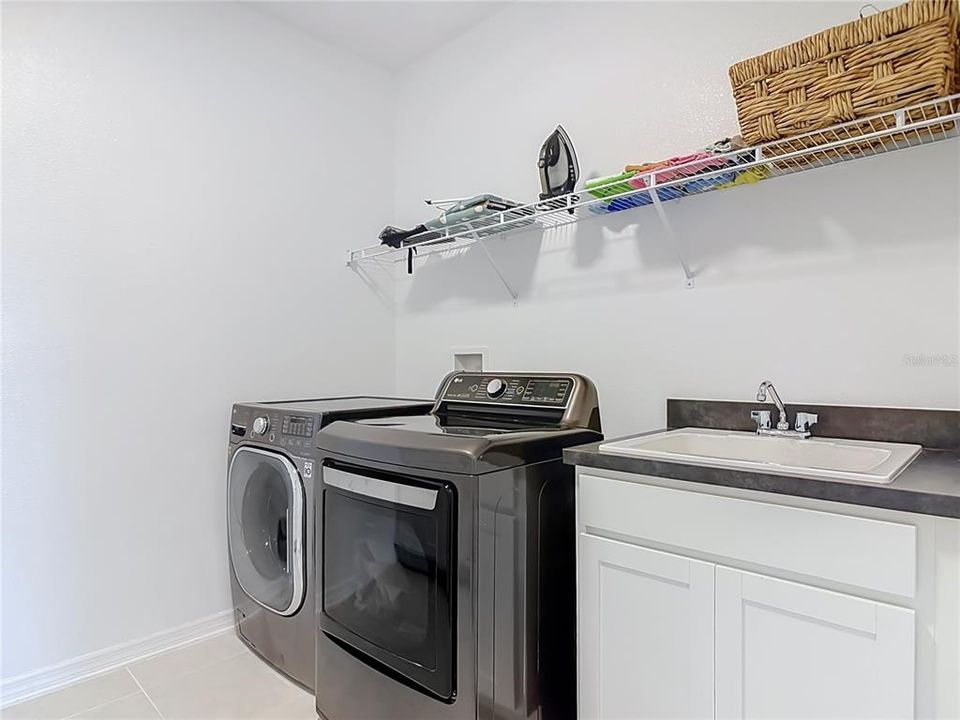 For Sale: $615,000 (5 beds, 4 baths, 3689 Square Feet)