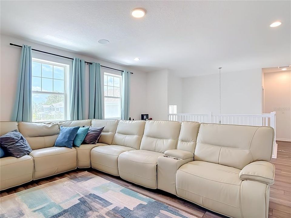 For Sale: $615,000 (5 beds, 4 baths, 3689 Square Feet)