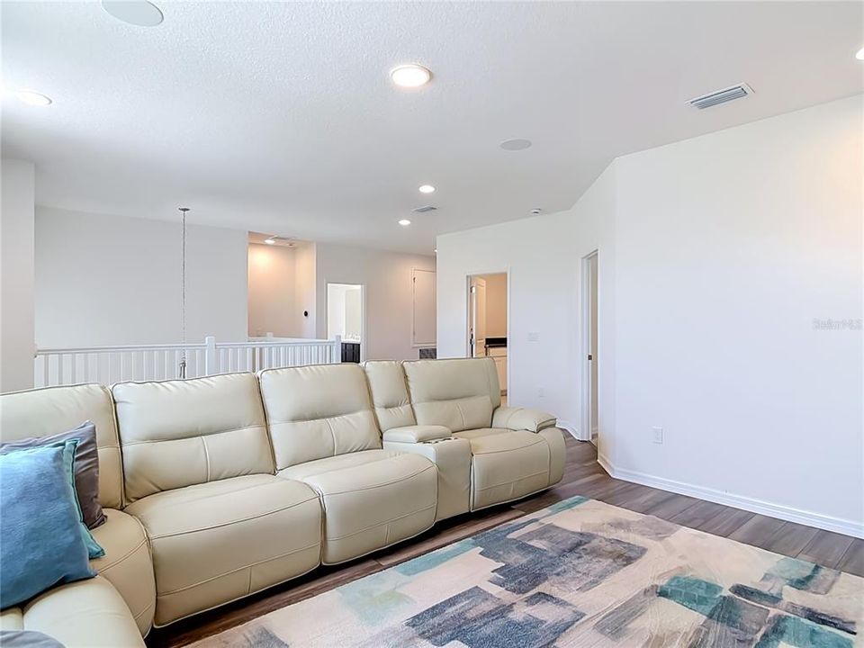 For Sale: $615,000 (5 beds, 4 baths, 3689 Square Feet)