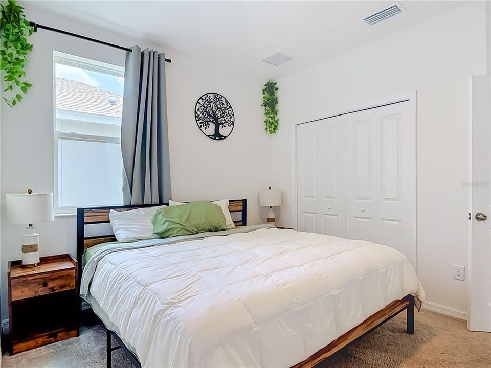 For Sale: $615,000 (5 beds, 4 baths, 3689 Square Feet)