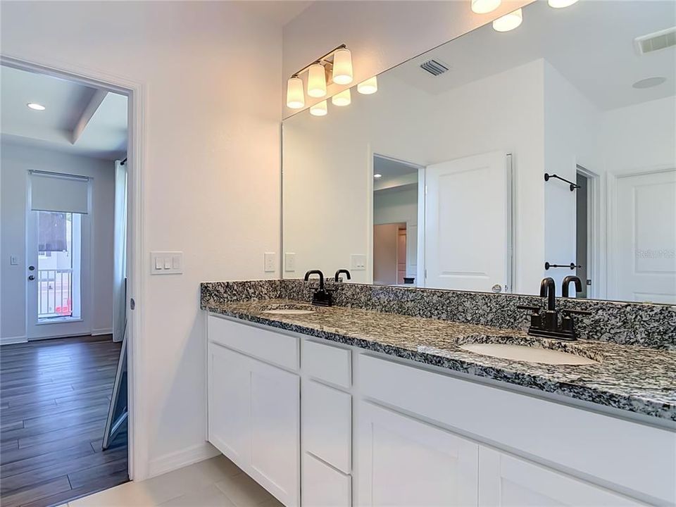 For Sale: $615,000 (5 beds, 4 baths, 3689 Square Feet)