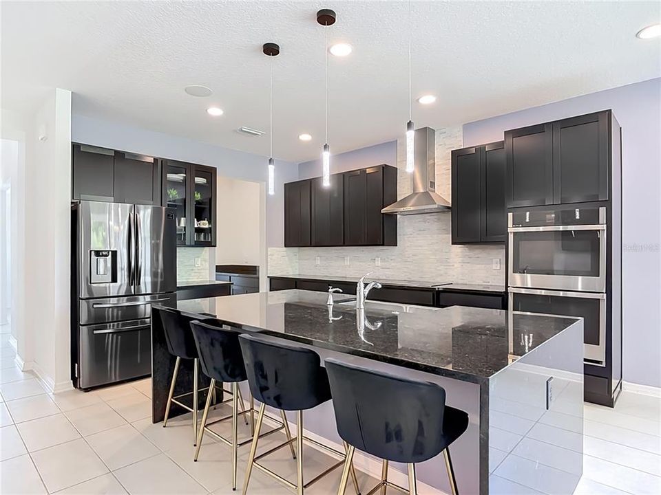 For Sale: $615,000 (5 beds, 4 baths, 3689 Square Feet)