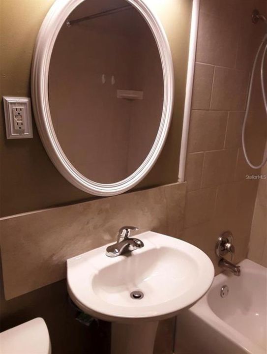 For Rent: $1,465 (2 beds, 1 baths, 704 Square Feet)