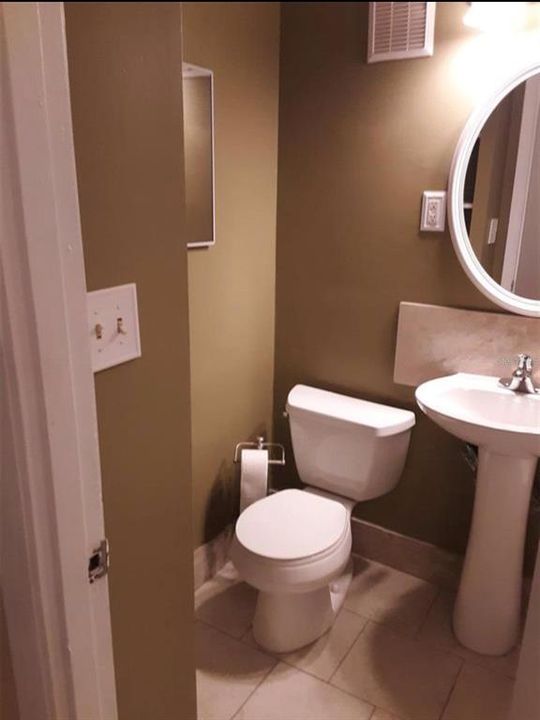 For Rent: $1,465 (2 beds, 1 baths, 704 Square Feet)