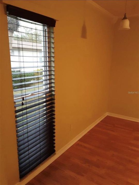 For Rent: $1,465 (2 beds, 1 baths, 704 Square Feet)