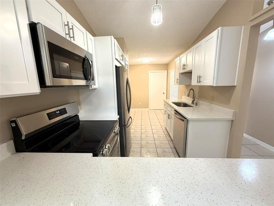 На продажу: $289,900 (2 спален, 2 ванн, 1056 Квадратных фут)