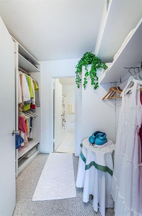 В аренду: $2,000 (2 спален, 2 ванн, 1045 Квадратных фут)