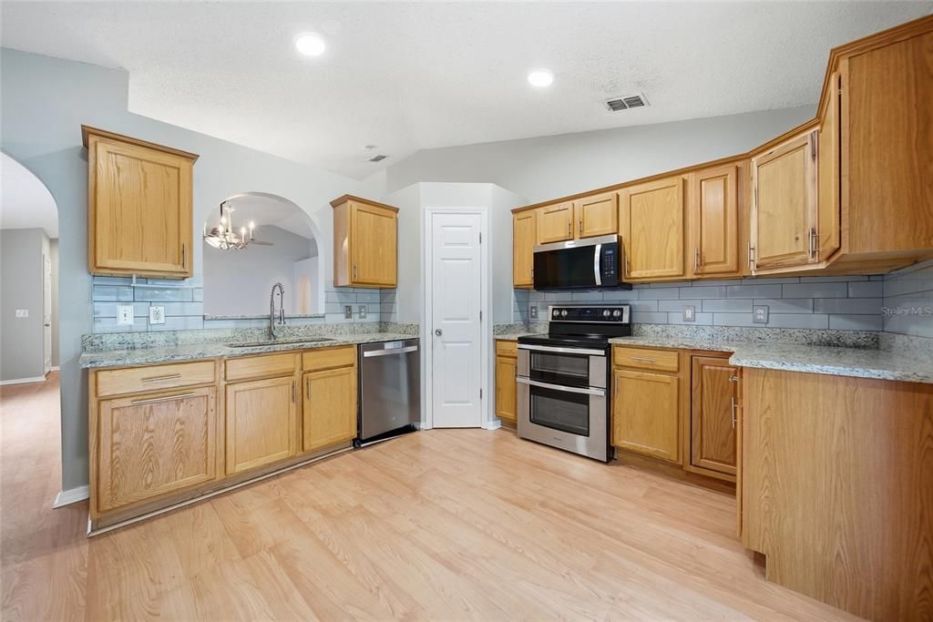 В аренду: $2,450 (3 спален, 2 ванн, 1292 Квадратных фут)