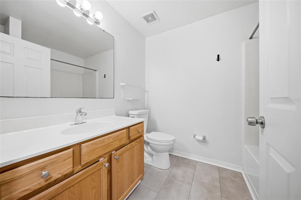 В аренду: $2,450 (3 спален, 2 ванн, 1292 Квадратных фут)