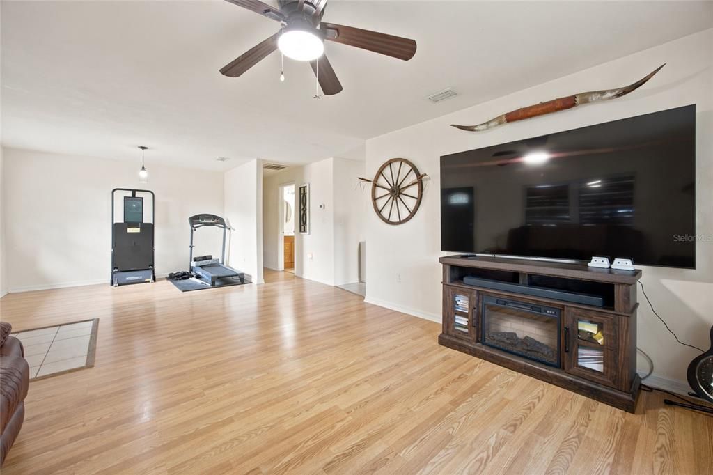En Venta: $249,999 (2 camas, 1 baños, 1008 Pies cuadrados)
