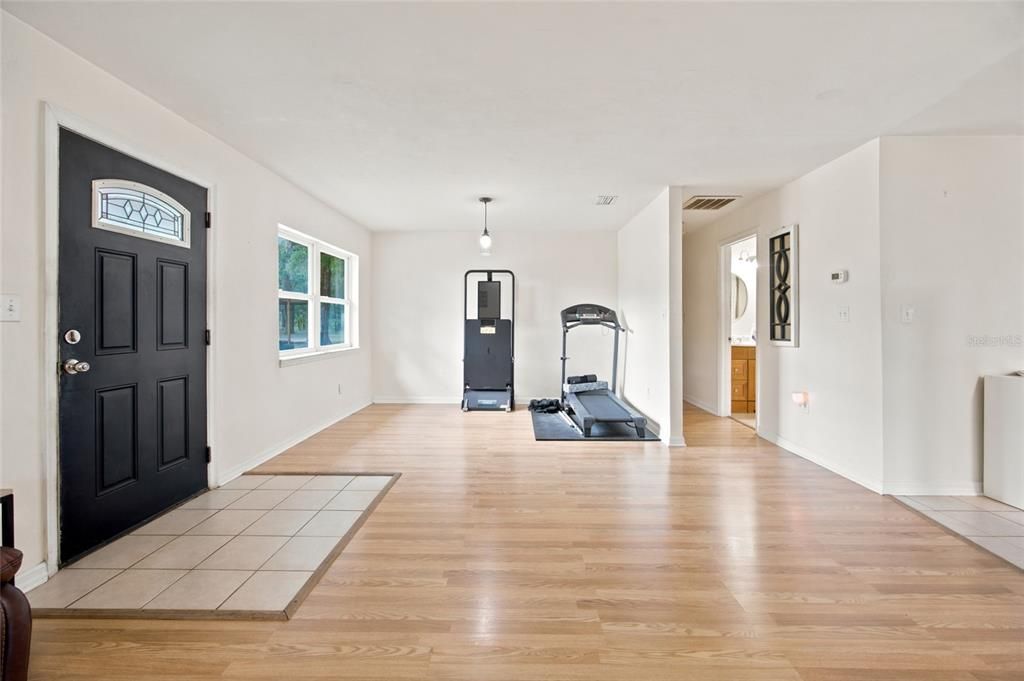 En Venta: $249,999 (2 camas, 1 baños, 1008 Pies cuadrados)