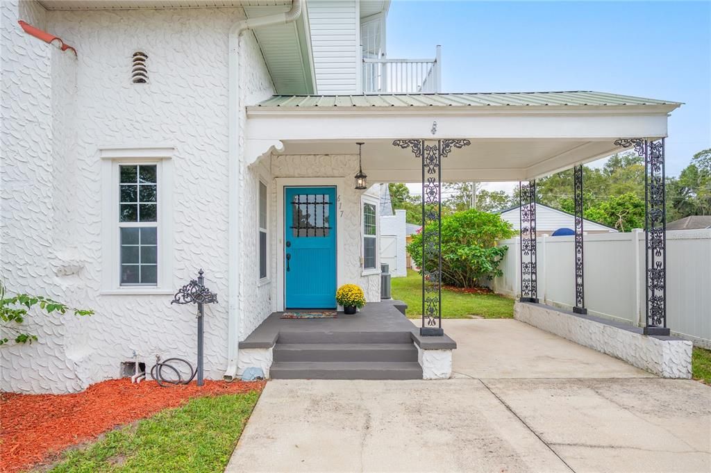 En Venta: $599,000 (5 camas, 2 baños, 2400 Pies cuadrados)