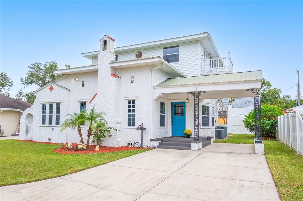 En Venta: $599,000 (5 camas, 2 baños, 2400 Pies cuadrados)