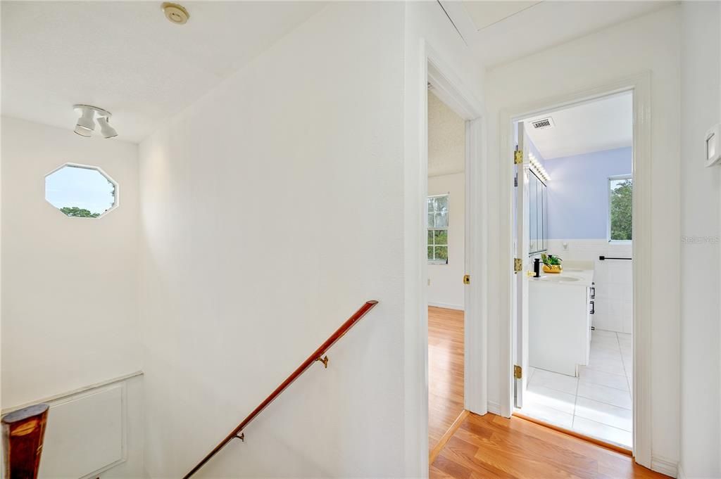 En Venta: $599,000 (5 camas, 2 baños, 2400 Pies cuadrados)
