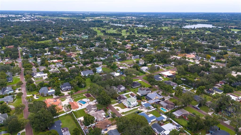 En Venta: $599,000 (5 camas, 2 baños, 2400 Pies cuadrados)