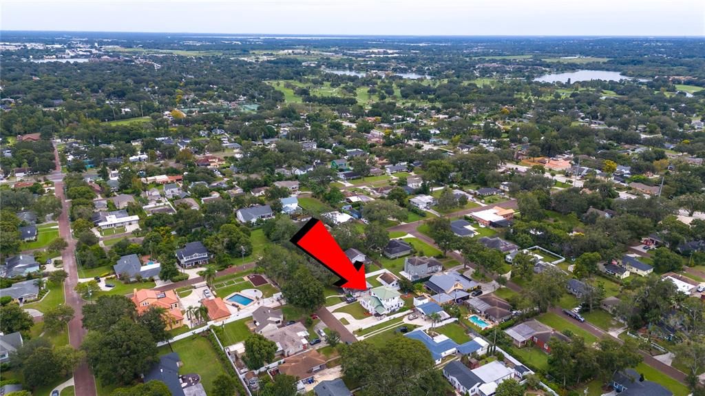 En Venta: $599,000 (5 camas, 2 baños, 2400 Pies cuadrados)