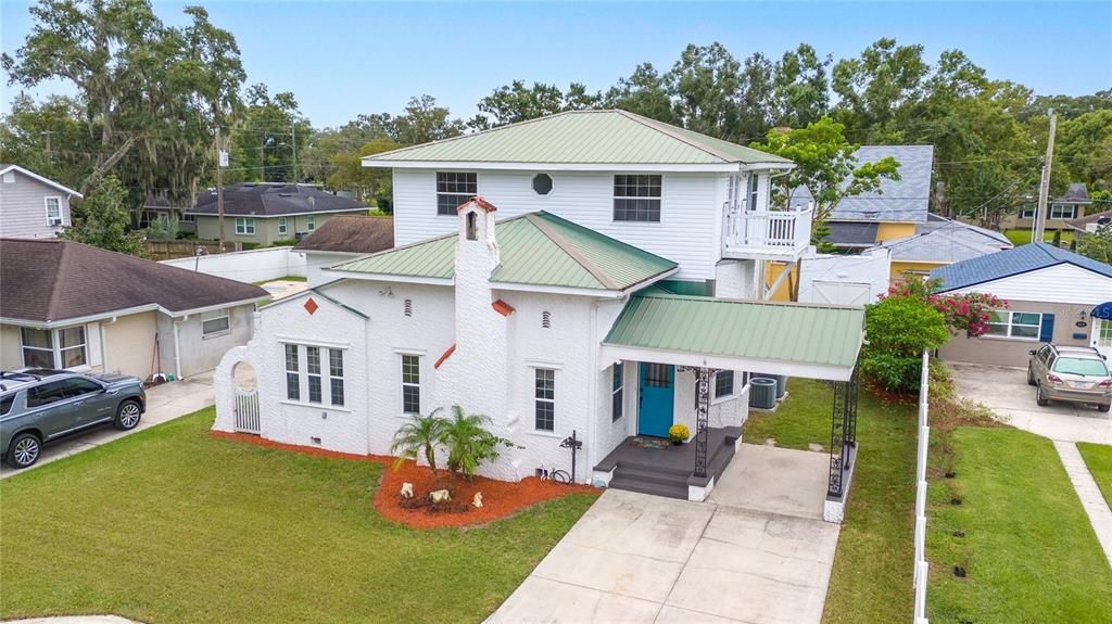 En Venta: $599,000 (5 camas, 2 baños, 2400 Pies cuadrados)