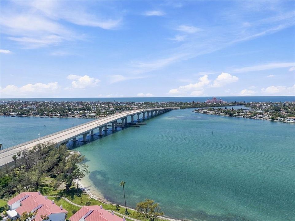 En Venta: $425,000 (2 camas, 2 baños, 890 Pies cuadrados)