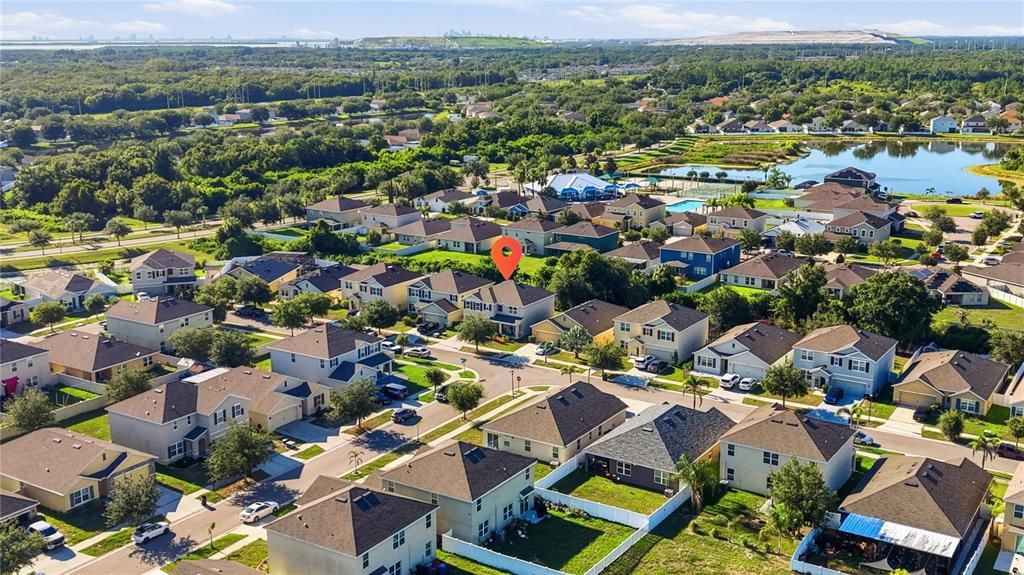 На продажу: $359,900 (5 спален, 3 ванн, 2674 Квадратных фут)