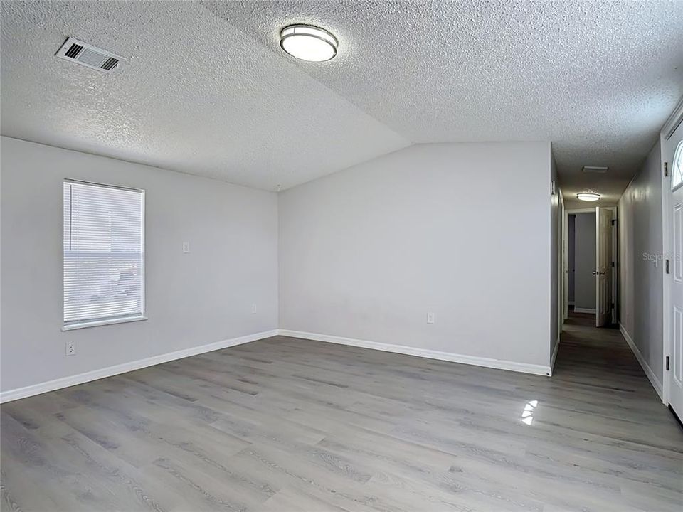 En Venta: $239,000 (3 camas, 2 baños, 1140 Pies cuadrados)