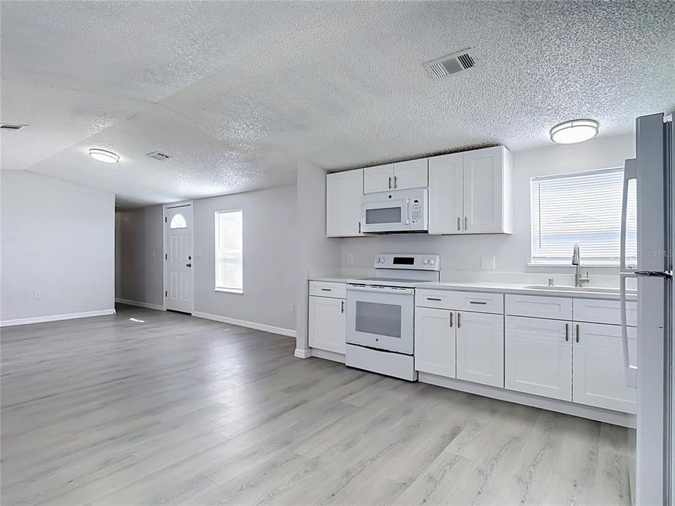 En Venta: $239,000 (3 camas, 2 baños, 1140 Pies cuadrados)