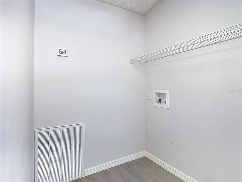 En Venta: $239,000 (3 camas, 2 baños, 1140 Pies cuadrados)