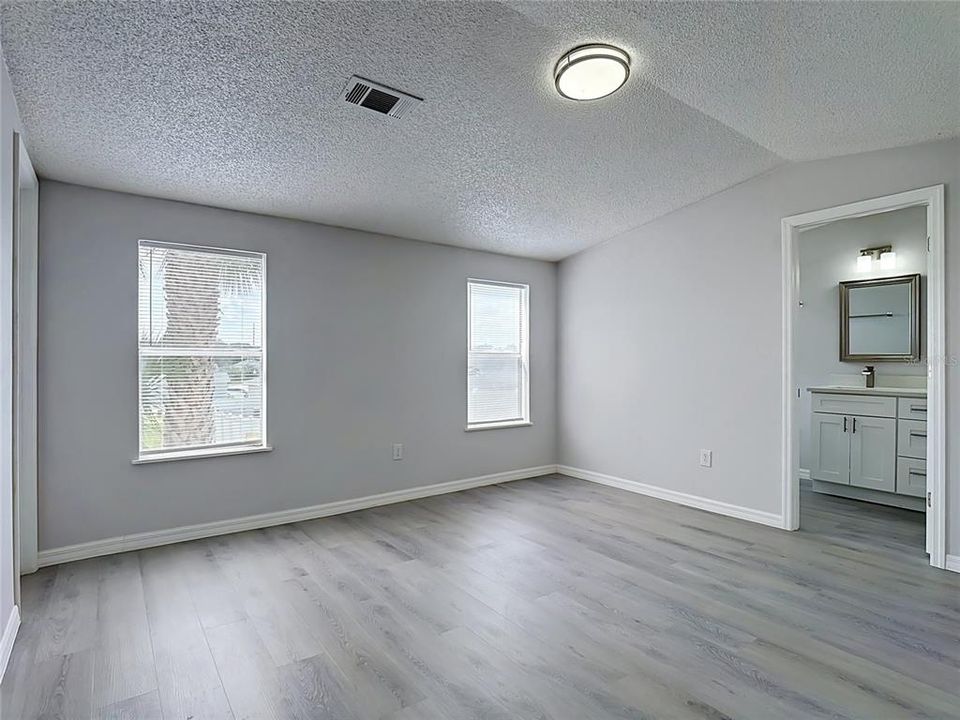 En Venta: $239,000 (3 camas, 2 baños, 1140 Pies cuadrados)