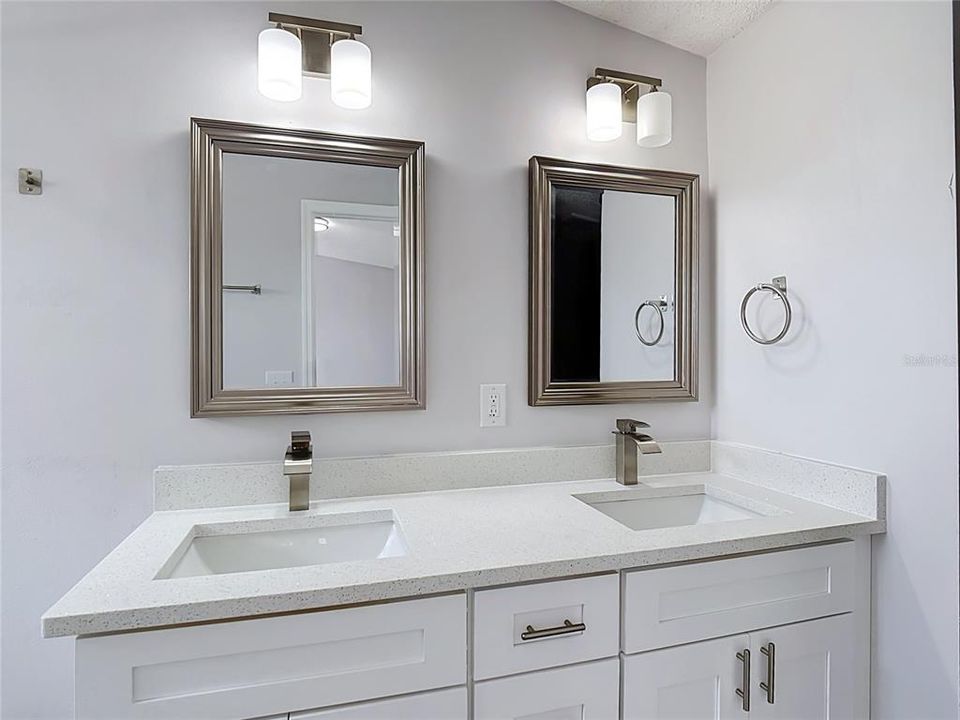 En Venta: $239,000 (3 camas, 2 baños, 1140 Pies cuadrados)