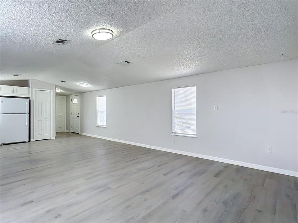 En Venta: $239,000 (3 camas, 2 baños, 1140 Pies cuadrados)