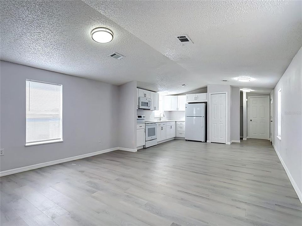 En Venta: $239,000 (3 camas, 2 baños, 1140 Pies cuadrados)