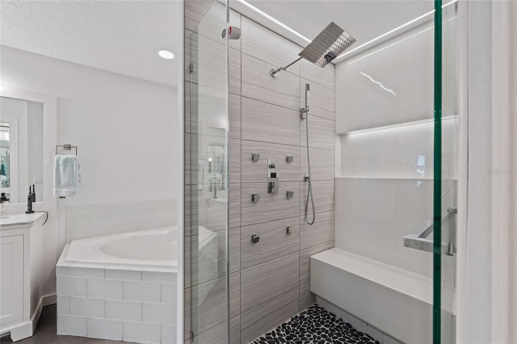 На продажу: $450,000 (4 спален, 2 ванн, 1805 Квадратных фут)