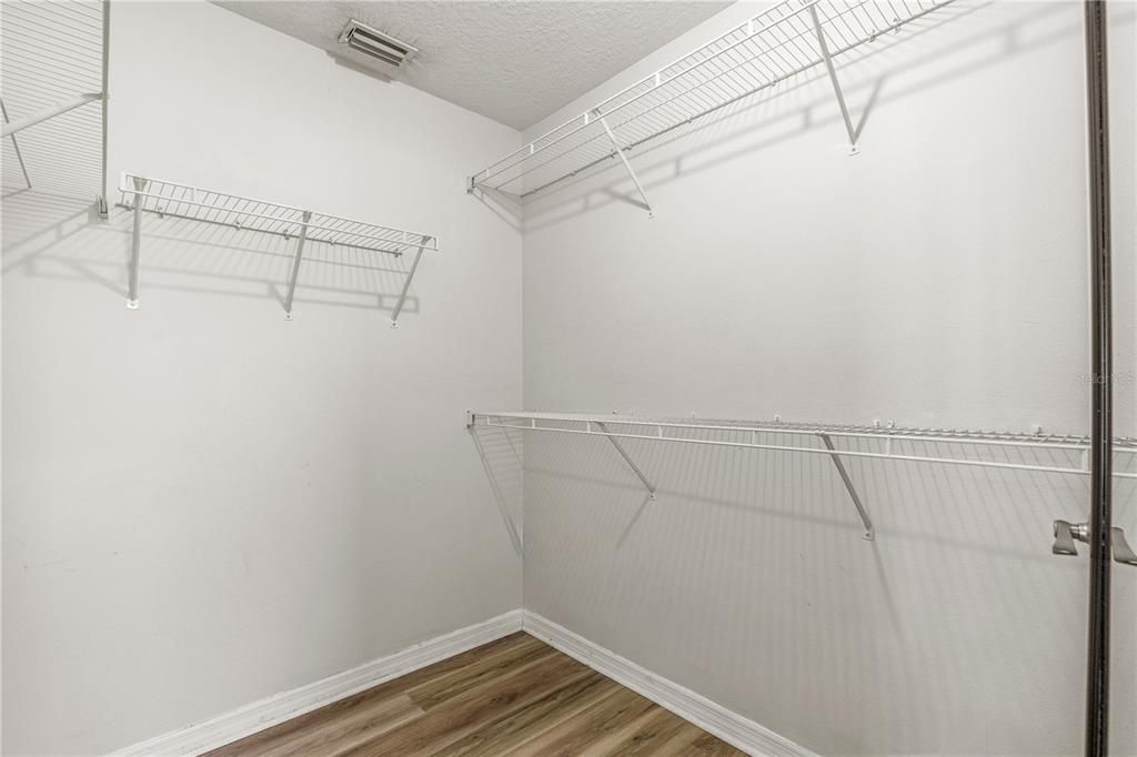 For Sale: $379,900 (3 beds, 2 baths, 1665 Square Feet)